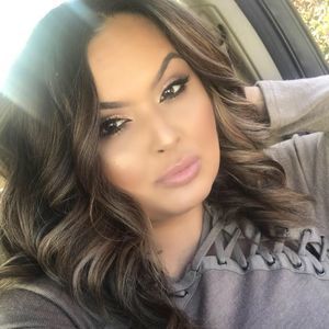 Meet your Posher, Desiree